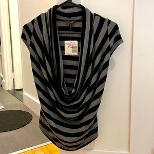 G by Guess short sleeve low scoop grey and black stripe top